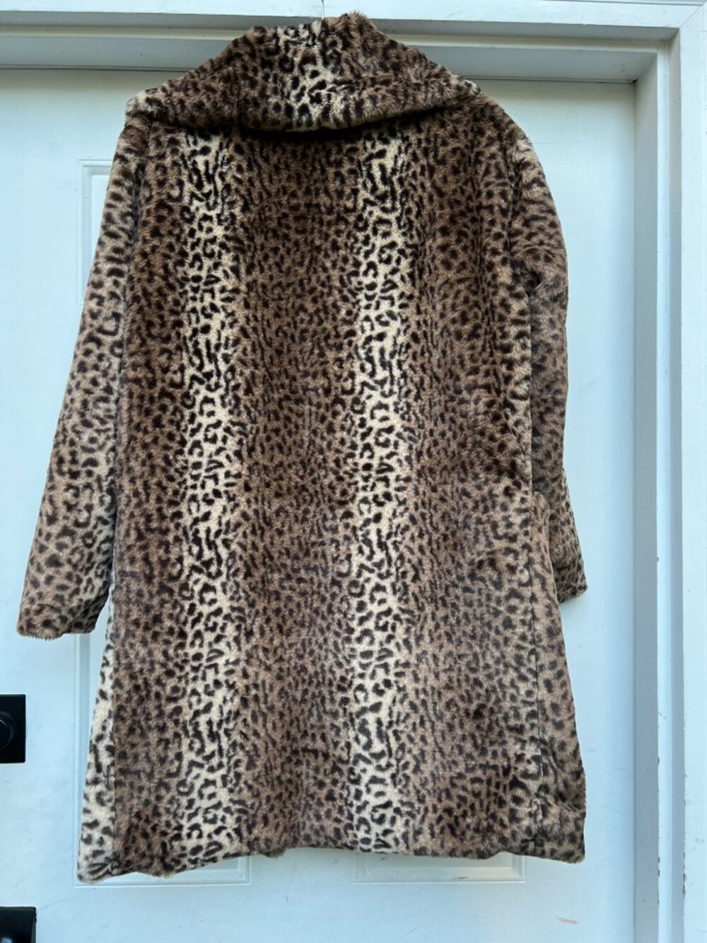 Mark Edwards Studio Leopard Print Faux Fur Coat - Picture 3 of 8